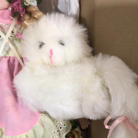 Vintage Brinn’s  Porcelain 16” Christmas Doll w/cat - Picture 4 of 7